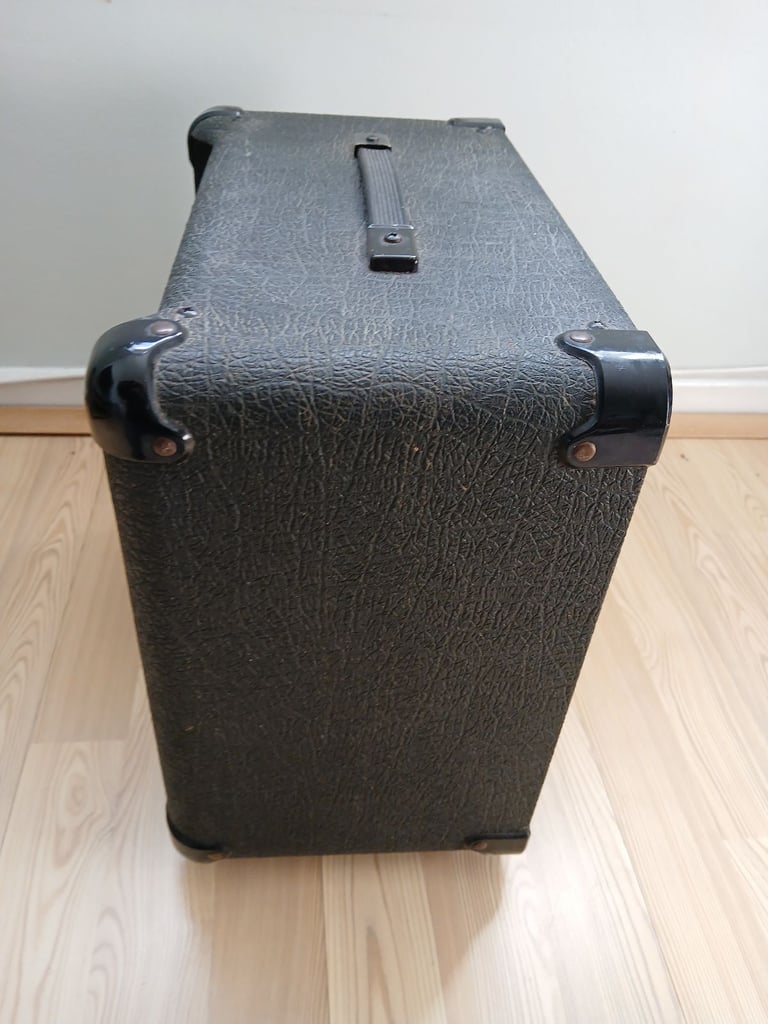 Marshall Bass 12 5501 Vintage 80's Guitar Amplifier