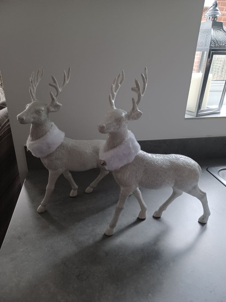 Christmas Stag Ornaments, Silver with Faux Fur Collar detail x 2
