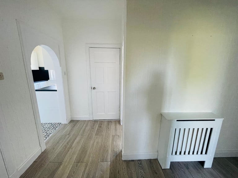 2 Bedroom Flat, Hutchison Crossway, Edinburgh
