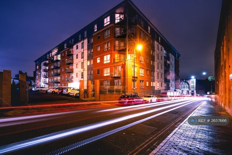 2 bedroom flat in Hall Street, Birmingham, B18 (2 bed) (#2657666)
