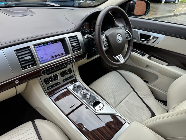 2012 (62) JAGUAR XF 3.0D V6 PORTFOLIO 66,000 MILES 11 SERVICES 2 OWNERS NEW MOT