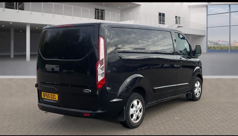 FORD TRANSIT CUSTOM 2.2 TDCi 125ps Low Roof Limited Van | Sept 26 MOT | 3 Owner