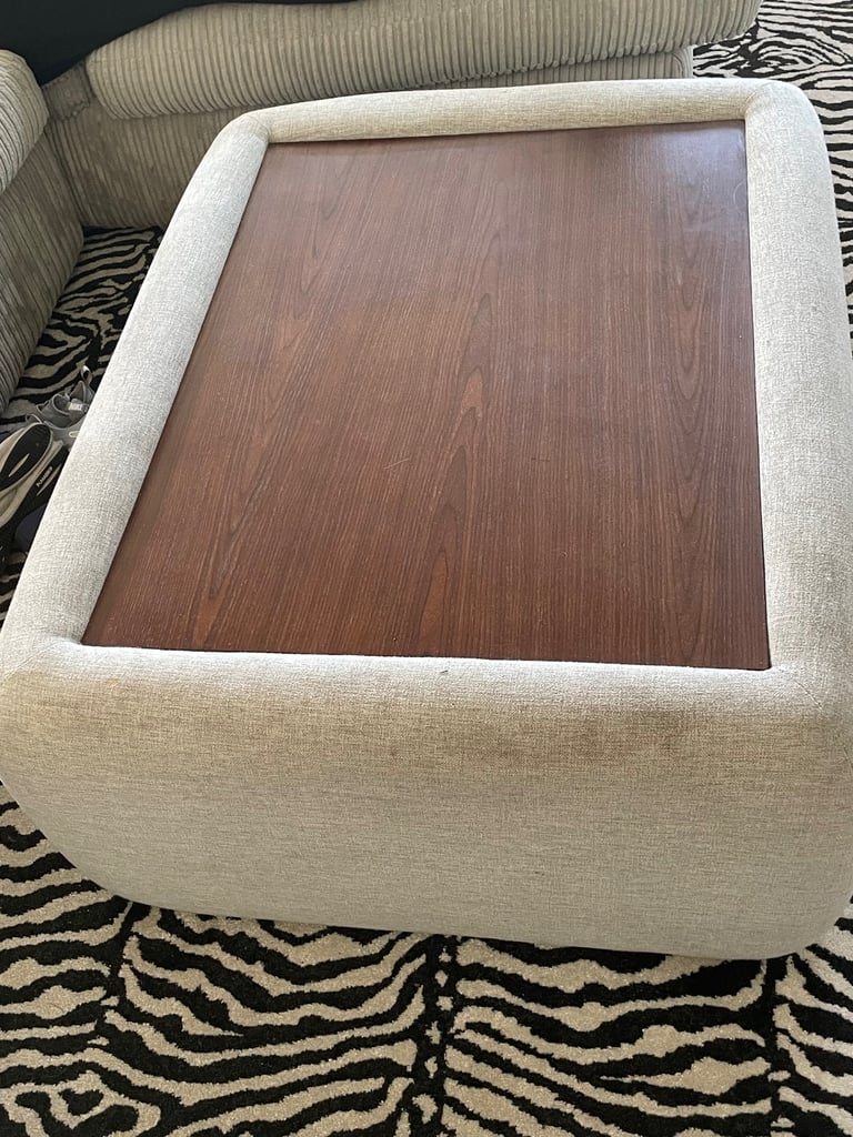 Footstool/coffee table 