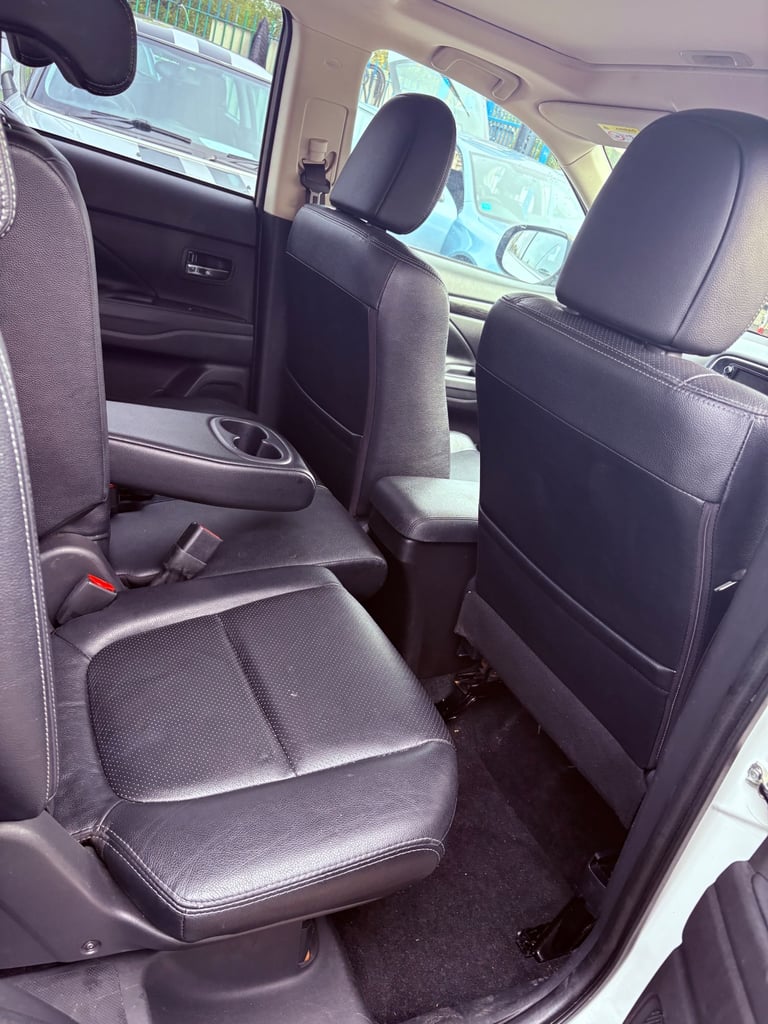 Mitsubishi, OUTLANDER, Estate, 2015, Manual, 2268 (cc), 5 doors