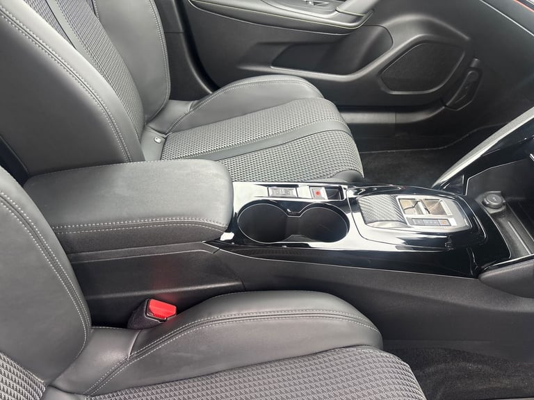  Peugeot 2008 SUV 1.2 Puretech Gt Suv 5dr Petrol Eat Euro 6 s/s 130 Ps Petrol