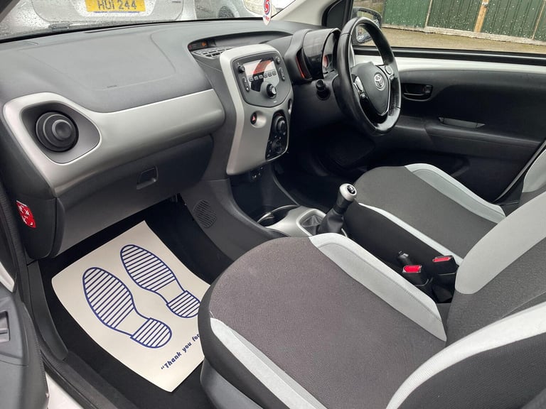  Toyota AYGO 1.0 VVT-i x-play Euro 5 5dr Euro 5 Petrol Manual