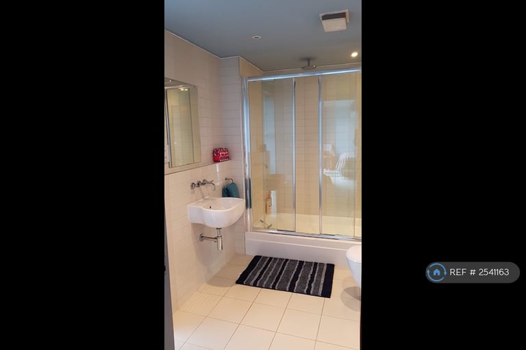 2 bedroom flat in Falcon Drive, Cardiff, CF10 (2 bed) (#2541163)