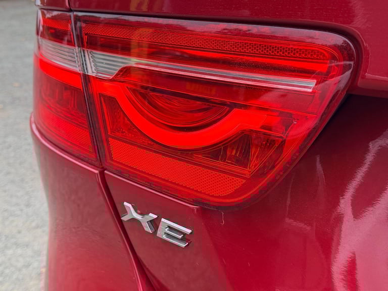 2017 Jaguar XE 2.0d R-Sport 4dr Auto SALOON DIESEL Automatic