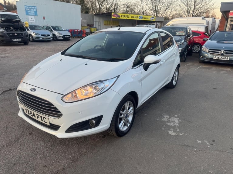 image for 2014 Ford Fiesta 1.25 Zetec Euro 5 5dr HATCHBACK Petrol Manual