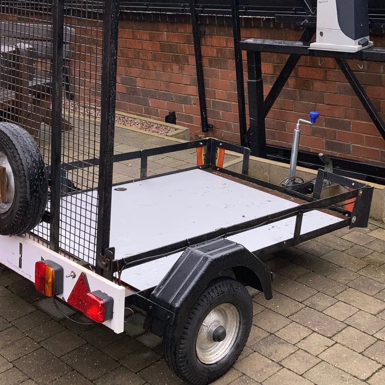 Golf buggy and trailer 