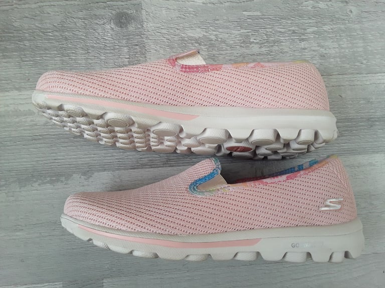 WOMEN'S PINK SKECHERS GOWALK SLIP-ON TRAINERS UK 5. EUR 38. (SWINDON) 