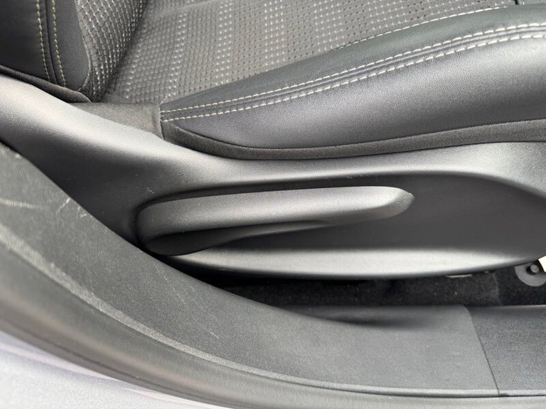 Peugeot 2008 1.2 PureTech Allure SUV 5dr Petrol Manual Euro 6 (82 ps)