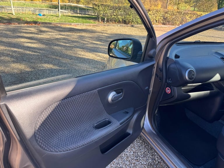 2006 Nissan Note 1.6 16v SE 5dr MPV Petrol Automatic