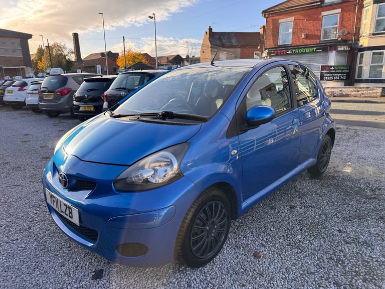 2011 Toyota AYGO 1.0 VVT-i Blue 5dr HATCHBACK Petrol Manual