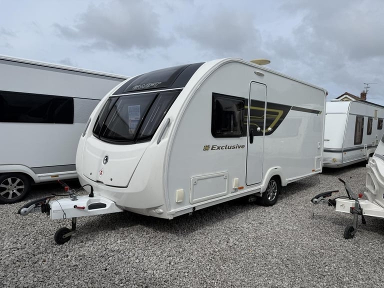 2016 SWIFT EXCLUSIVE-4 4 Berth fixed bed, motor mover