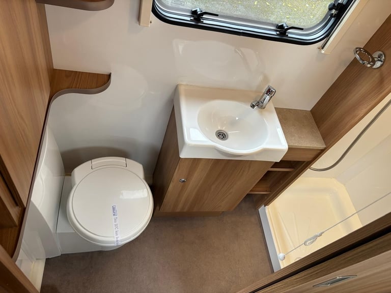 2017 BAILEY PEGASUS BRINDISI, 4 BERTH WITH ISLAND BED, NEW MATTRESS