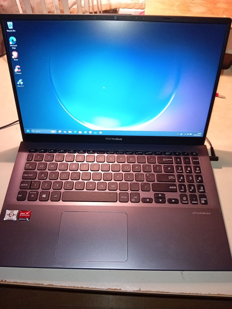 Asus VivoBook X512D  (Windows 11, Excellent Condition)