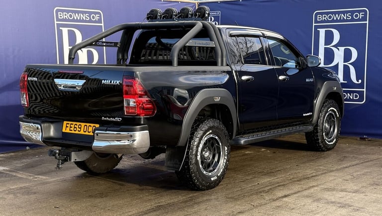 2019 Toyota Hilux 2.4 D-4D Invincible 50 Pickup Double Cab 4dr Diesel Auto 4WD Euro 6 (s/s) ( Pic...