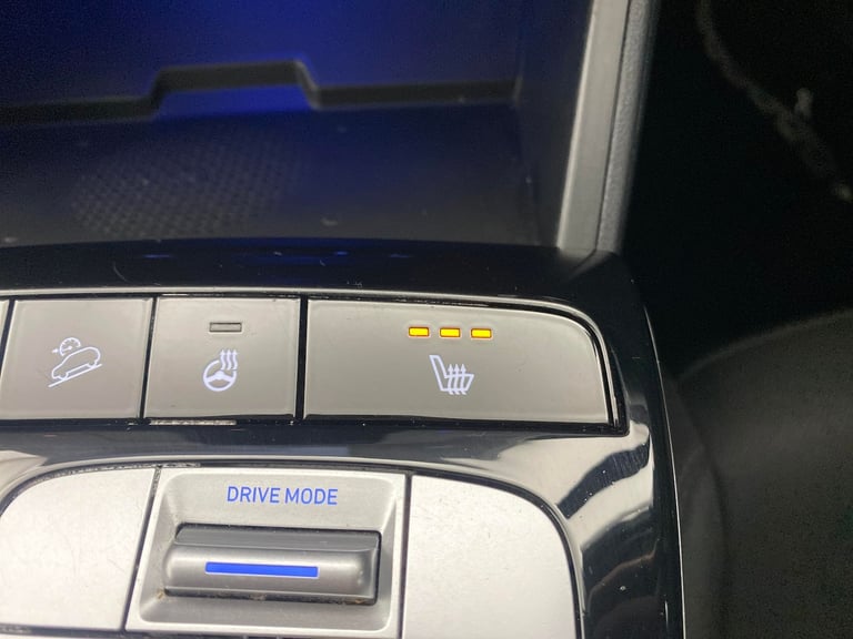 2022 Hyundai TUCSON 1.6 h T-GDi Premium SUV 5dr Petrol Hybrid Auto Euro 6 (s/s) (230 ps) - HEAT S...