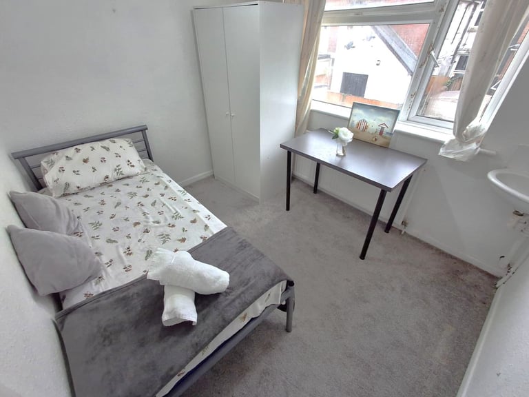 image for Single room to let in shared house in Boscombe