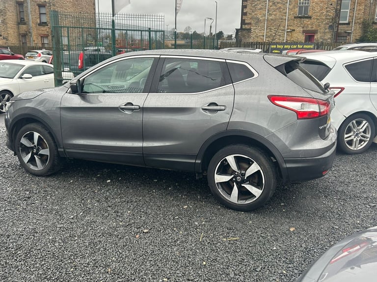 2016 Nissan Qashqai 1.2 DiG-T N-Connecta 5dr HATCHBACK Petrol Manual