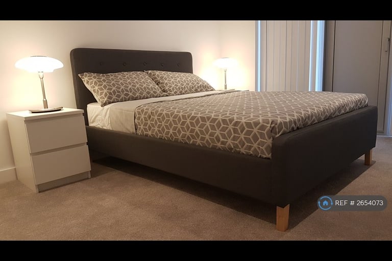 2 bedroom flat in South Tower, Manchester, M15 (2 bed) (#2654073)