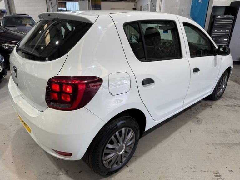 2017 Dacia Sandero 1.5 dCi Ambiance Hatchback 5dr Diesel Manual Euro 6 s/s 90 ps Hatchback Diesel...
