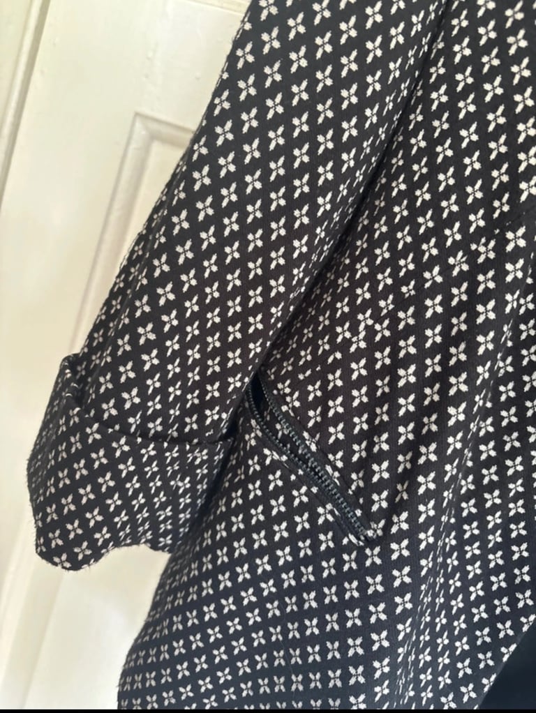 Ladies Blazer Size 16