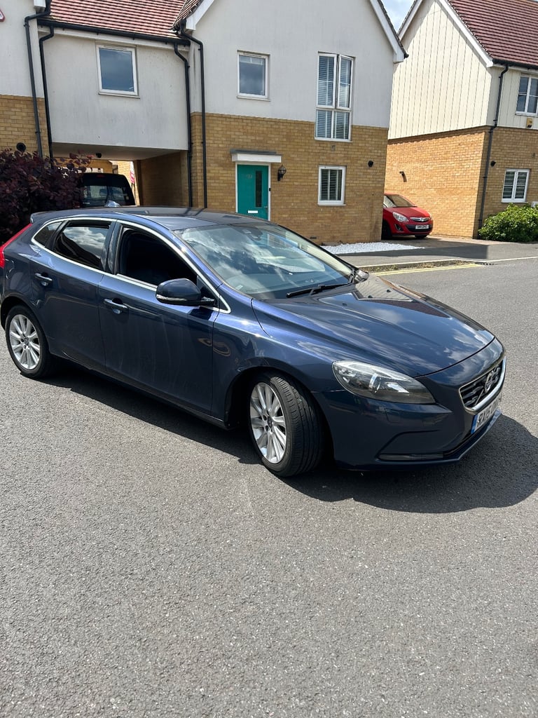 Volvo, V40, Hatchback, 2015, Semi-Auto, 1969 (cc), 5 doors