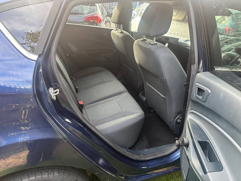 2011 Ford Fiesta 1.4 Titanium 5dr HATCHBACK Petrol Manual