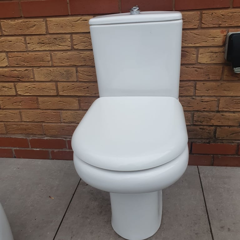 image for Ose coupled toilet