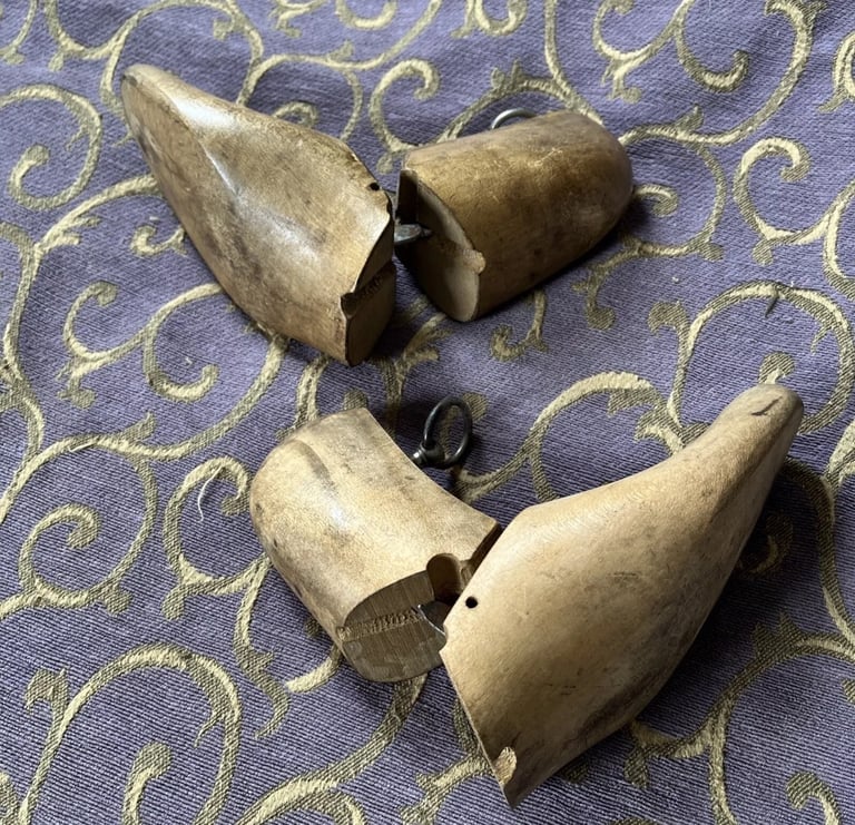 Antique Wooden Shoe Trees T 73 c 1900 Hinged Wooden Shoes Trees UK 8