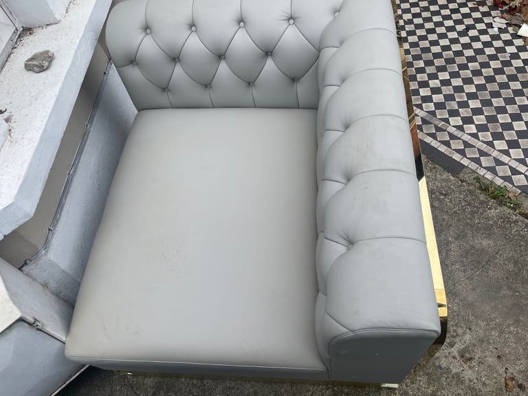 Sofa one piece only ideal for car washing seating/ Salon’s to go ASAP