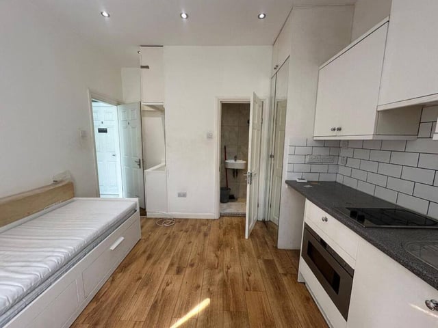 studio flats to rent in rosebank