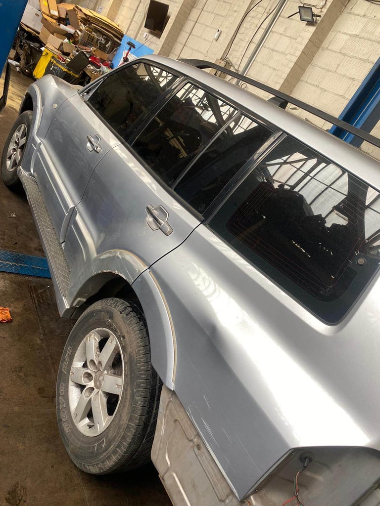 Mitsubishi Shogun 3.2 DI-D Elegance LWB Auto – 2005 (55) – Silver