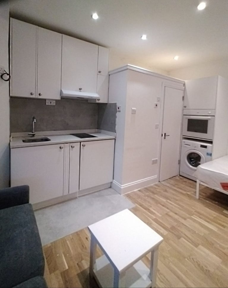 DSS GFL.STUDIO FLAT 10MIN BUS WIMBLEDON TUBE 10 MIN WALK RAYNES PK BR 
