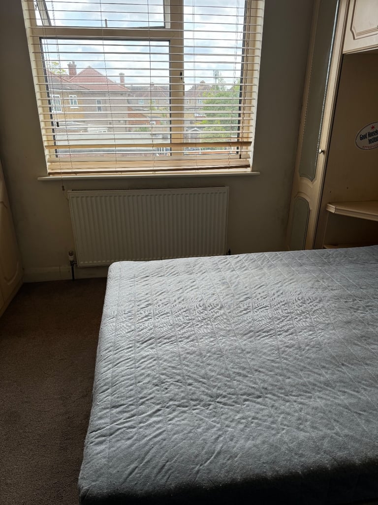 Room to Rent in Hayes UB4