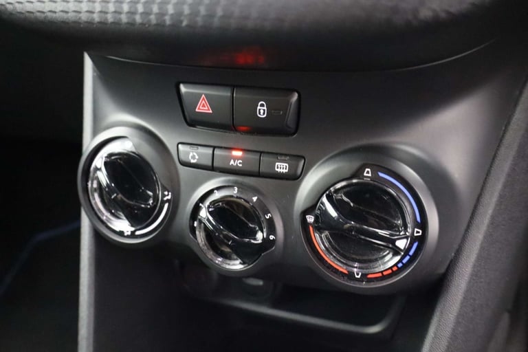 2019 Peugeot 208 1.2 208 Signature PureTech S/S 5dr Hatchback Petrol Manual
