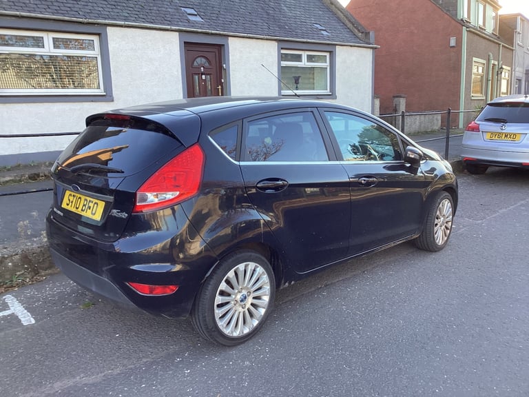 “🐝Buzz🐝”   Ford Fiesta Titanium  5drs  Full History  Extras