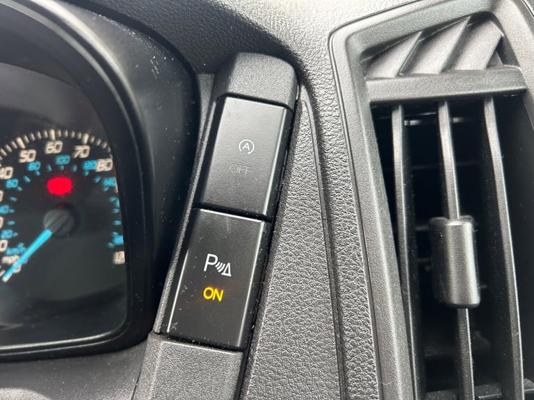 2016 Ford Transit 2.2 TDCi 460 HDT Trend Minibus 5dr Diesel Manual L4 H3 (17 Seats) (196 g/km NA ...