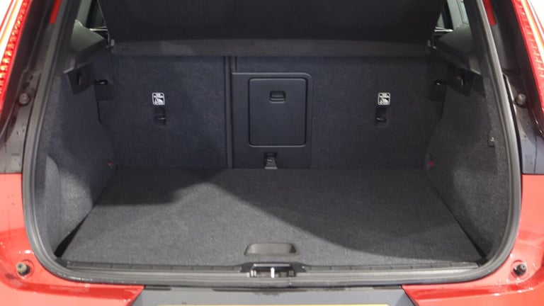2021 Volvo XC40 T3 Momentum Manual (Park Assist, Cruise Control, Bluetooth) ESTATE Petrol Manual