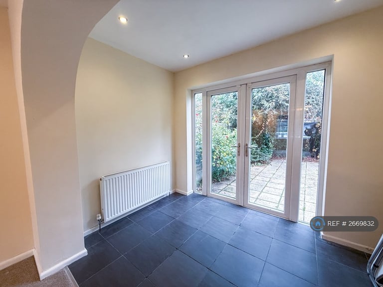 3 bedroom house in Bankside Road, Manchester, M20 (3 bed) (#2669832)