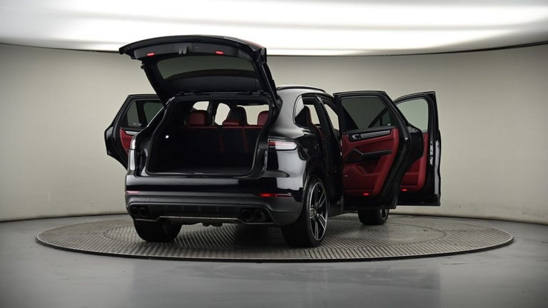 2022 Porsche Cayenne 3.0 V6 E-Hybrid 17.9kWh Platinum Edition TiptronicS 4WD Euro 6 (s/s) 5dr (3 ...
