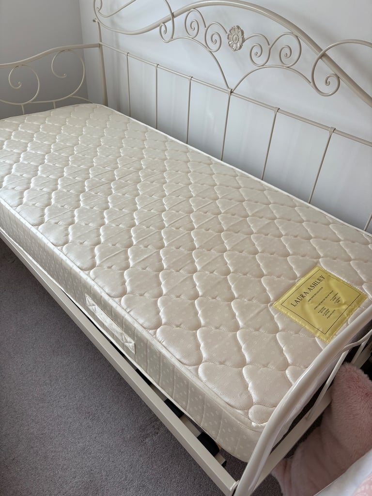 2 x single mattress’ 