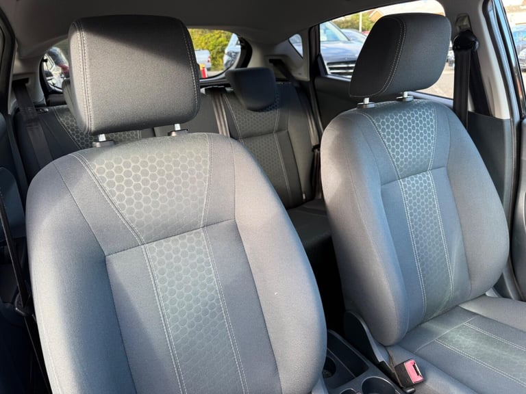 2011 Ford Fiesta 1.4 Titanium 5dr HATCHBACK Petrol Automatic