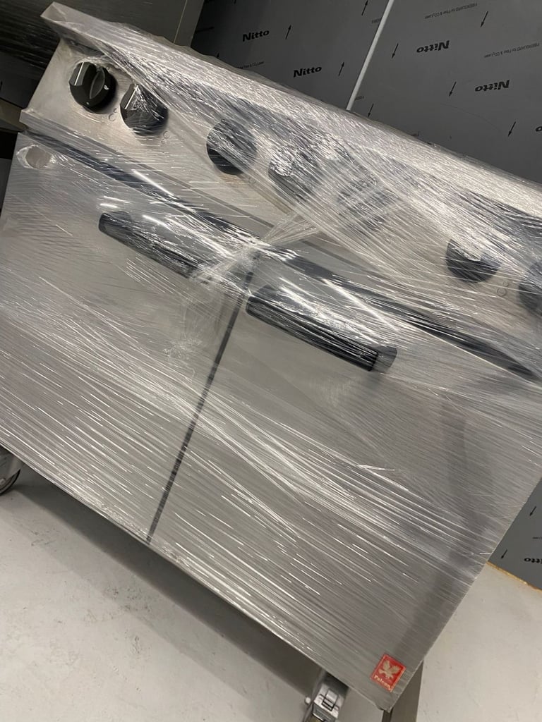 image for Falcon 6 Burner Dominator Plus Gas Oven Range G3101 with Castors