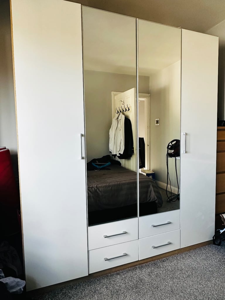 4-Door Wardrobe with Drawers & Mirrors
