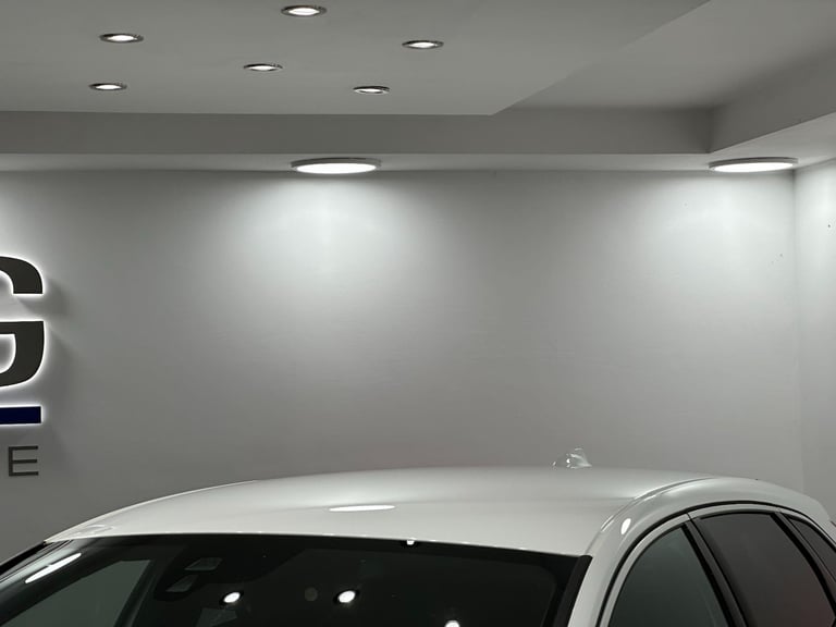 2017 Volvo V40 2.0 D2 R-Design Nav Plus Auto Euro 6 (s/s) 5dr HATCHBACK Diesel Automatic