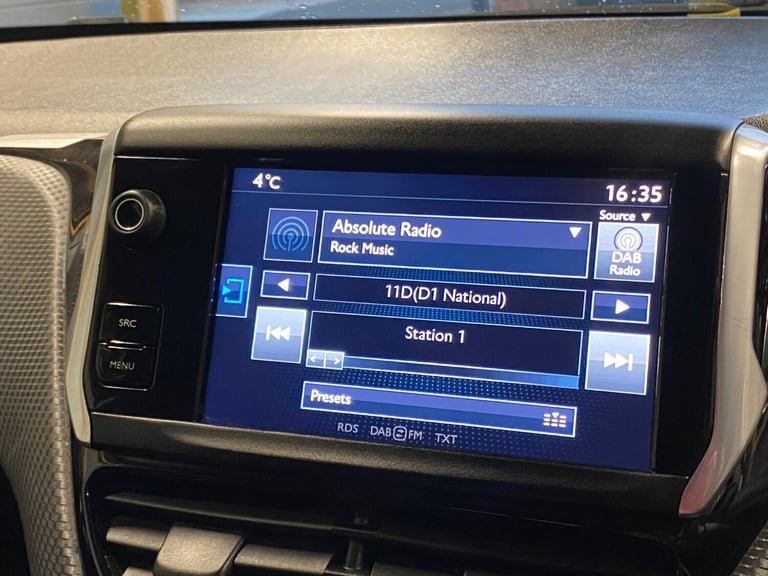 PEUGEOT 208 1.2 PureTech GT Line 2015