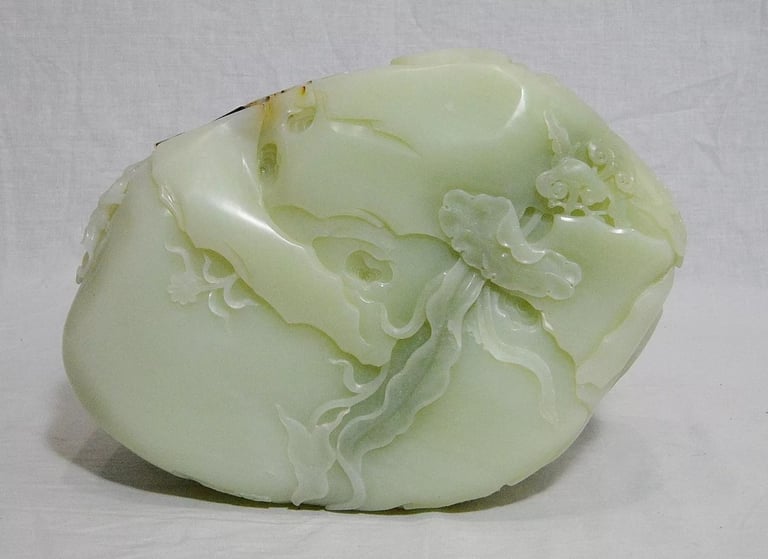 Large Well Hand Carved Chinese He-Tian White Jade Brush Washer